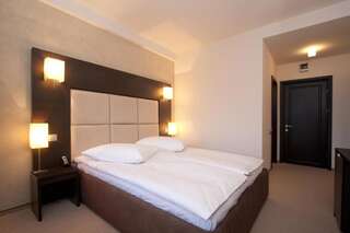Курортные отели Forest Retreat&Spa Oveselu Номер с кроватью размера «king-size» и бесплатным доступом в оздоровительный центр-3